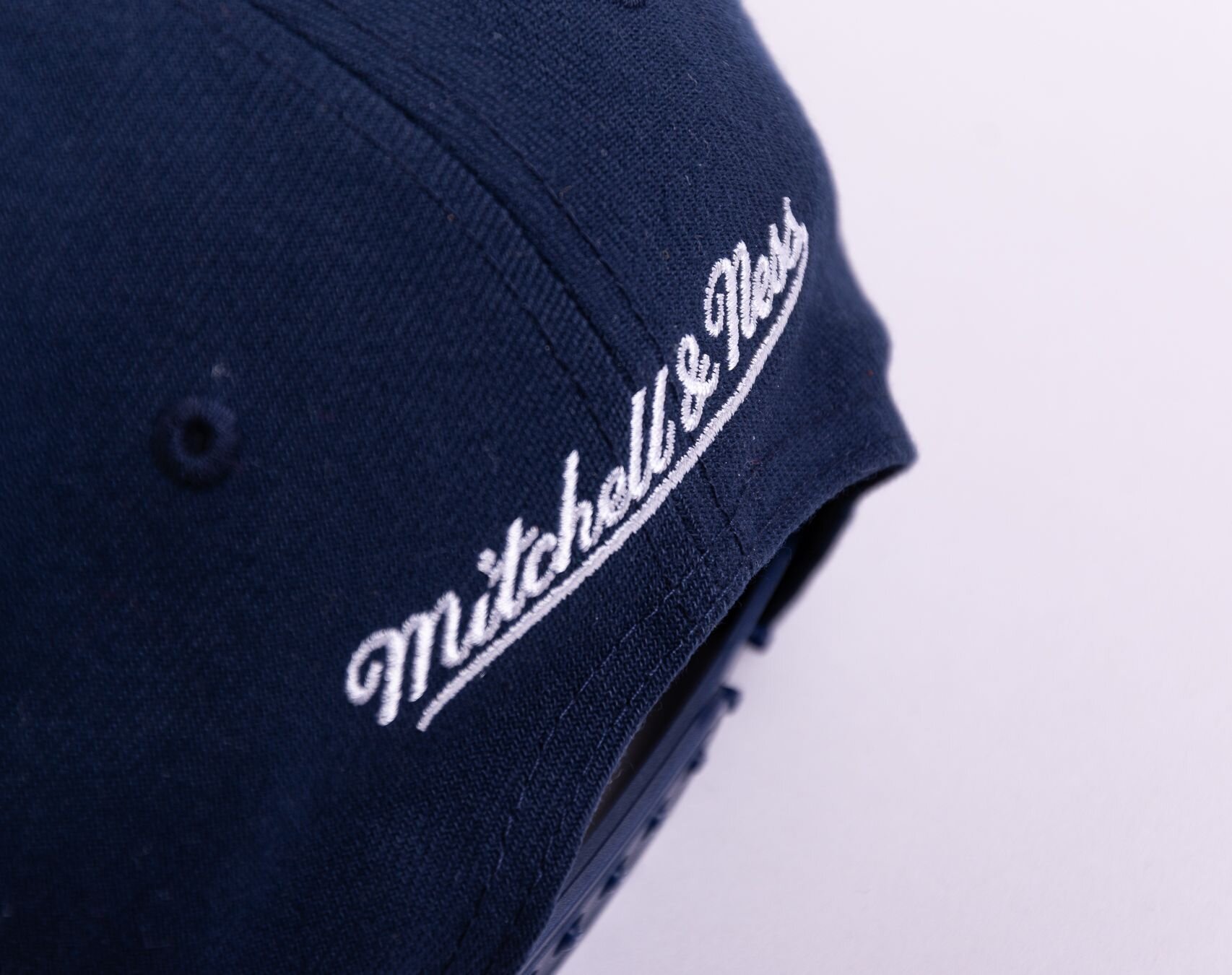 Men's Mitchell & Ness Toronto Maple Leafs Team Ground 2.0