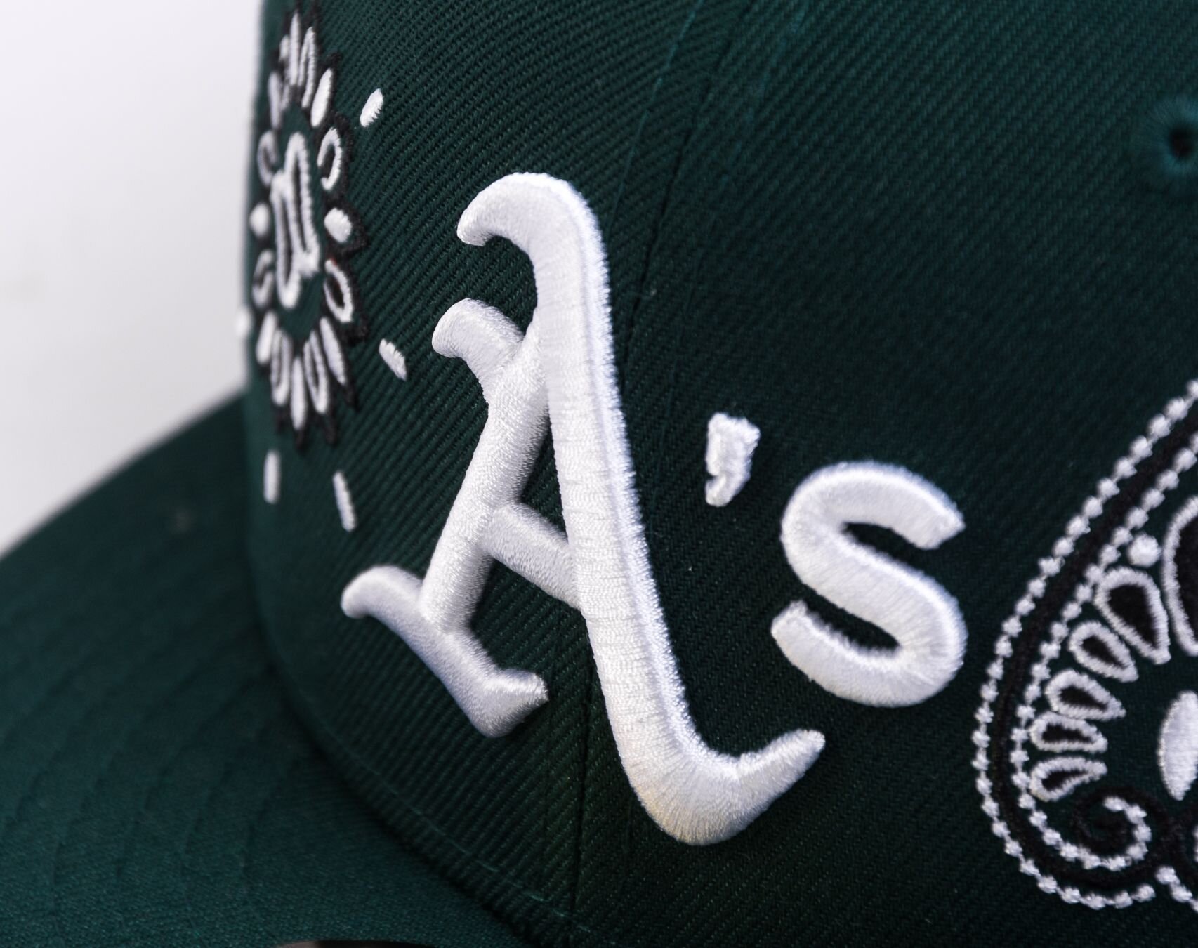 Official New Era MLB All Over Print Paisley Oakland Athletics 59FIFTY  Fitted Cap C125_259 C125_259