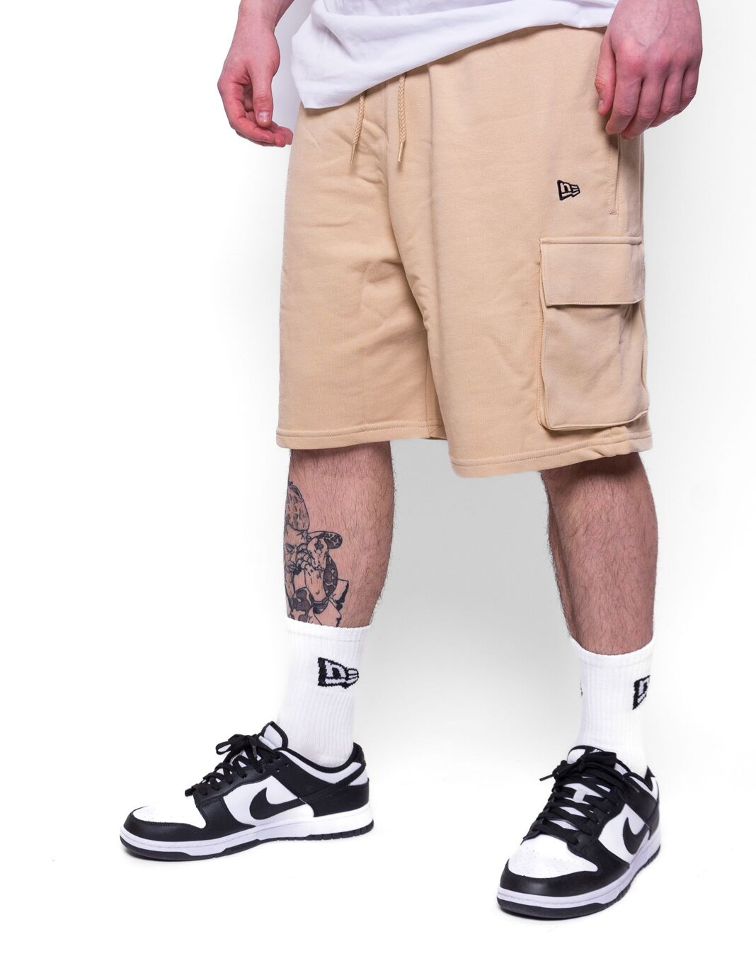 New Era Essentials Cargo Shorts Oat Milk Black Snapbacks