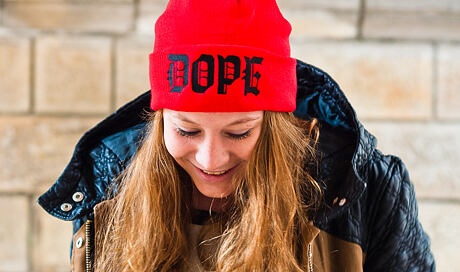 Kulich DOPE M.O.B. Red
http://www.snapbacks.cz/?s=DOP192