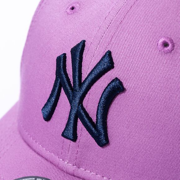 Kšiltovka New Era 9FORTY MLB League Essential New York Yankees Purple Nitro / Navy