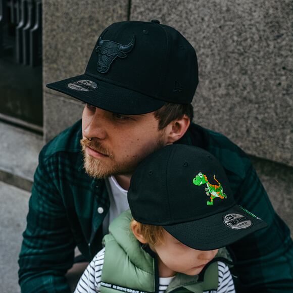 New Era 9FIFTY NBA Black on Black Chicago Bulls Black / Black Cap