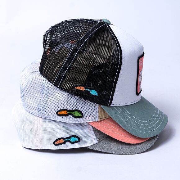 Kšiltovka Capslab Looney Tunes Trucker - Superior Bugs Bunny - White / Black / Mint