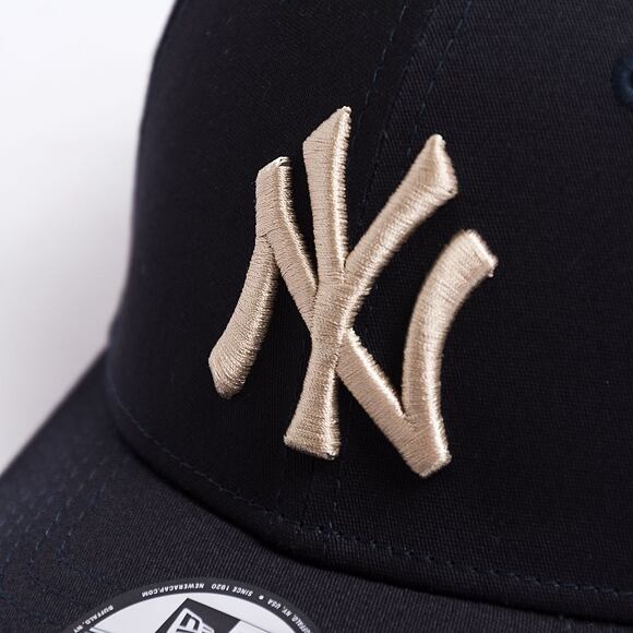 Kšiltovka New Era 39THIRTY MLB League Essential New York Yankees Navy / Stone