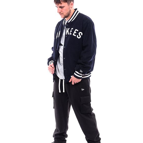 Tepláky New Era Cargo Joggers Black / White