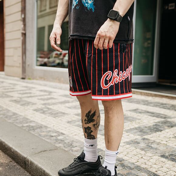 Kraťasy Mitchell & Ness NBA M&N CITY COLLECTION MESH SHORT BULLS Black / Red