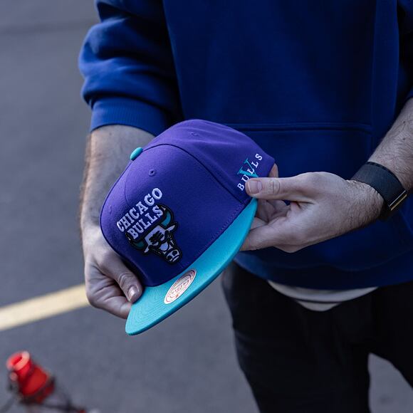 Kšiltovka Mitchell & Ness NBA Core V Snapback Chicago Bulls Purple-Teal