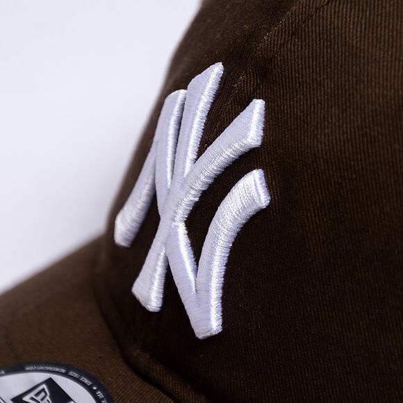 Kšiltovka New Era - 9TWENTY League Essential - NY Yankees - Walnut / White