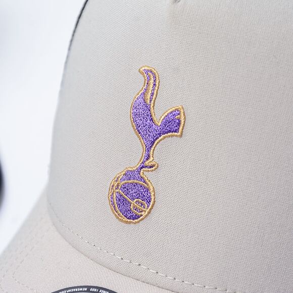 Kšiltovka New Era - 9FORTY Trucker Seasonal - Tottenham Hotspur FC - Stone / Purple