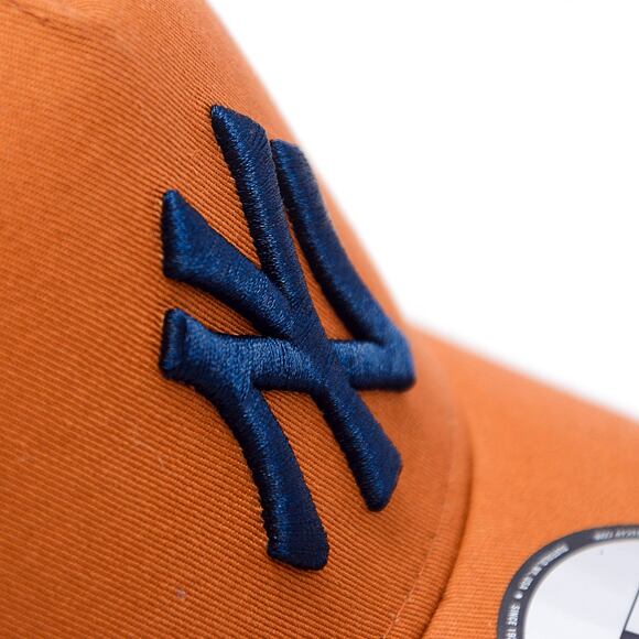 Kšiltovka New Era - 9FORTY A-Frame MLB League Essential - NY Yankees - Brown / Navy