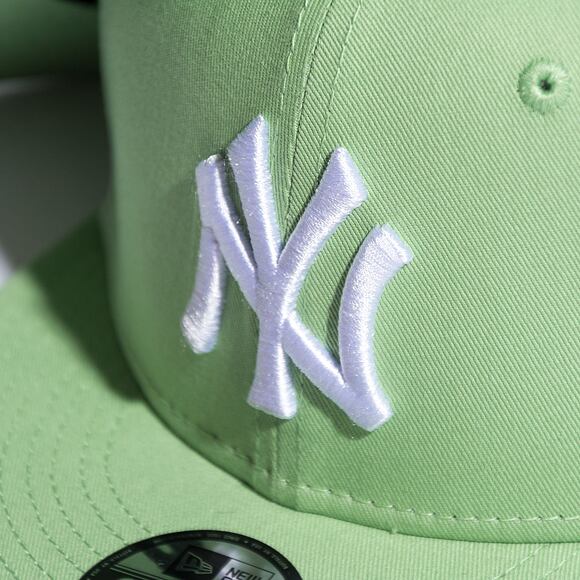 Dětská Kšiltovka New Era 9FIFTY Kids MLB League Essential New York Yankees Bright Green / White