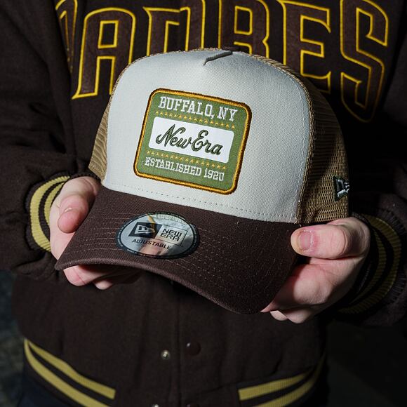 Kšiltovka New Era - Patch Canvas 9FORTY Trucker - Stone / Brown