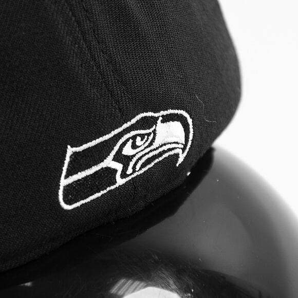 New Era 39THIRTY NFL22 Sideline Seattle Seahawks Black / White Cap