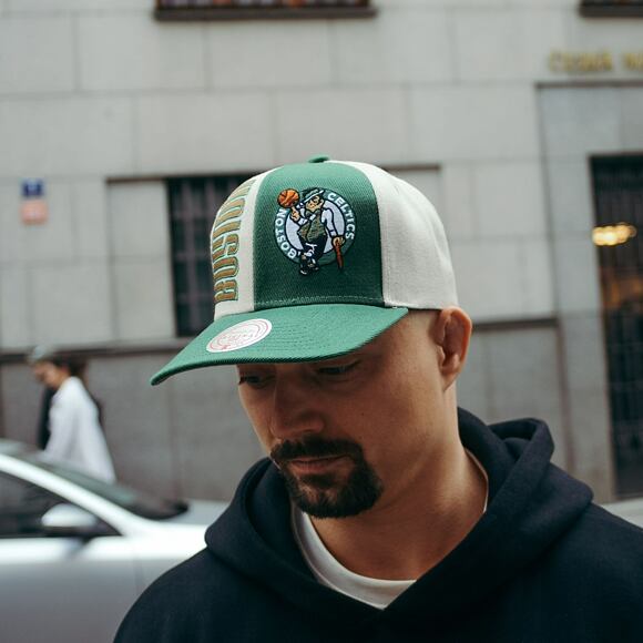 Kšiltovka Mitchell & Ness NBA Pop Panel Snapback Boston Celtics Off White / Green