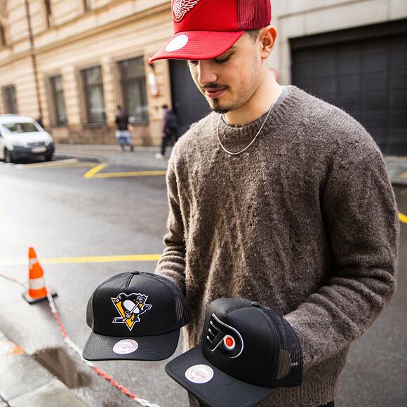 Kšiltovka Mitchell & Ness - Evergreen Trucker - Pittsburgh Penguins - Black