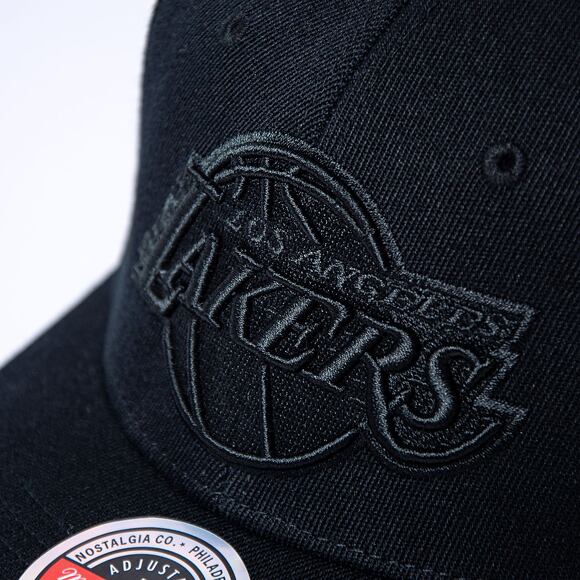 Mitchell & Ness Blk/Blk Logo Classic Red Los Angeles Lakers Black Cap