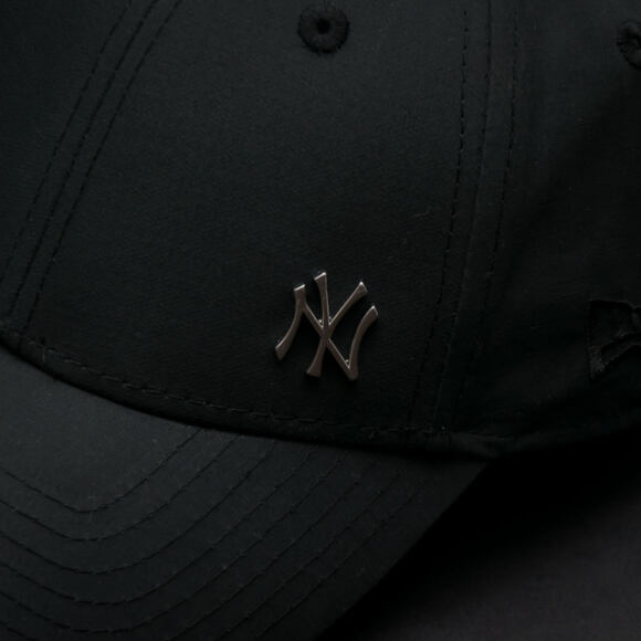 New Era 9FORTY Flawless Logo New York Yankees Black Strapback Cap