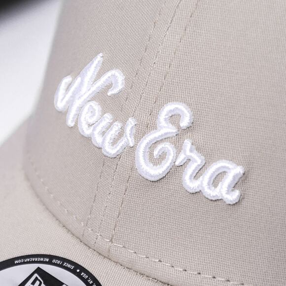 Kšiltovka New Era 39THIRTY Script  - Stone / White