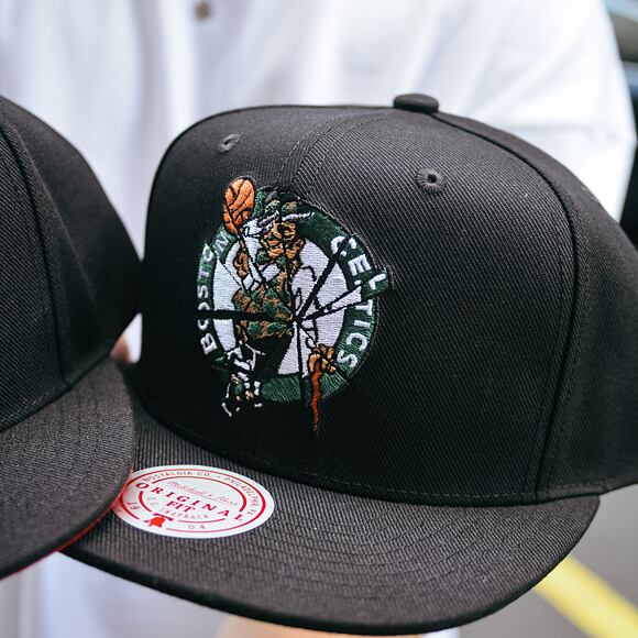 Kšiltovka NBA Shattered Snapback Boston Celtics Black