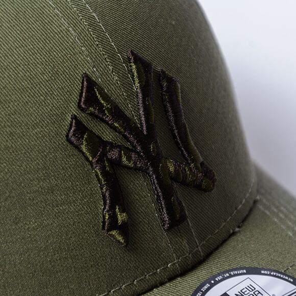 Kšiltovka New Era - 9FORTY Seasonal Infill - NY Yankees - New Olive / Black