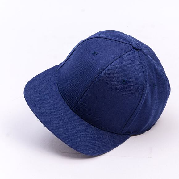 Kšiltovka Yupoong 110 Fitted Snapback Navy