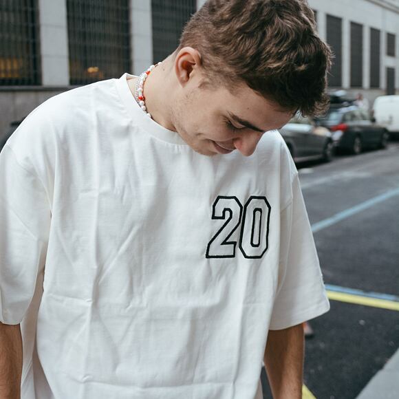 New Era Contemporary Oversized Tee Off White / Black T-Shirt