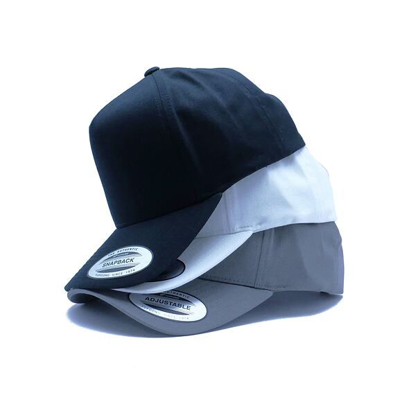 Kšiltovka Yupoong 5-Panel Curved Classic Snapback black