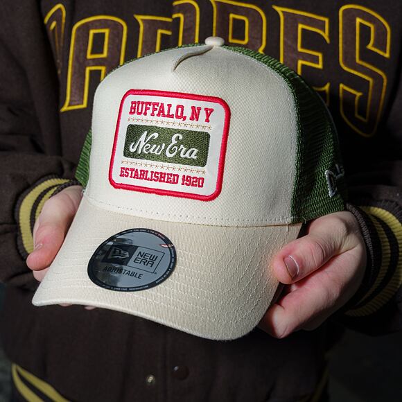 Kšiltovka New Era - Buffalo Patch 9FORTY Trucker - Cream / New Olive