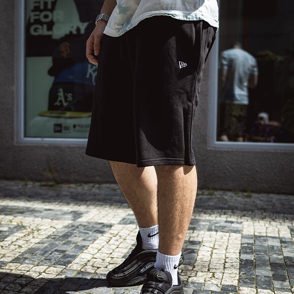 New Era Essential Shorts Black