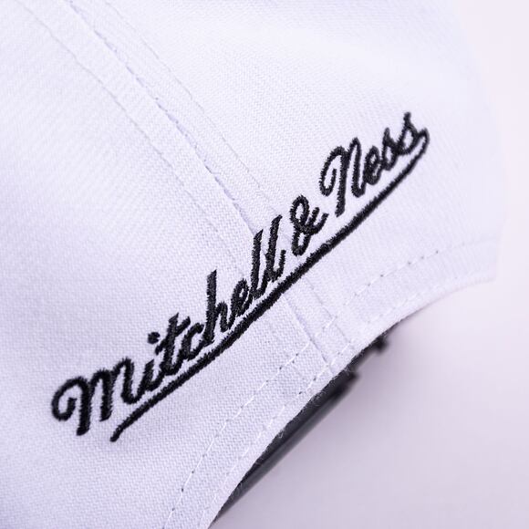 Kšiltovka Mitchell & Ness Branded Sharktooth Snapback Branded Black / White