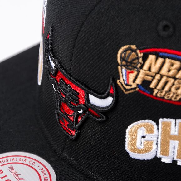 Kšiltovka Mitchell & Ness World Champs Snapback NBA Chicago Bulls Black