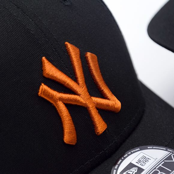 Kšiltovka New Era - 9FORTY MLB League Essential - NY Yankees - Black / Brown