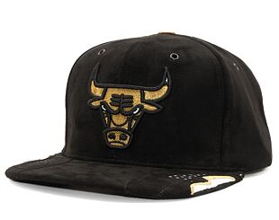 Kšiltovka Mitchell & Ness Day 6 Snapback Chicago Bulls Black-Gold