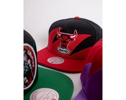 Mitchell & Ness Sharktooth Snapback HWC Chicago Bulls Black / Red Cap