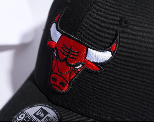 Kšiltovka New Era 9FORTY Trucker NBA Home Field Chicago Bulls Team Color