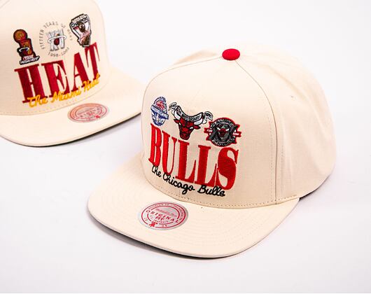 Kšiltovka Mitchell & Ness NBA Reframe Retro Snapback Hwc Chicago Bulls Off White