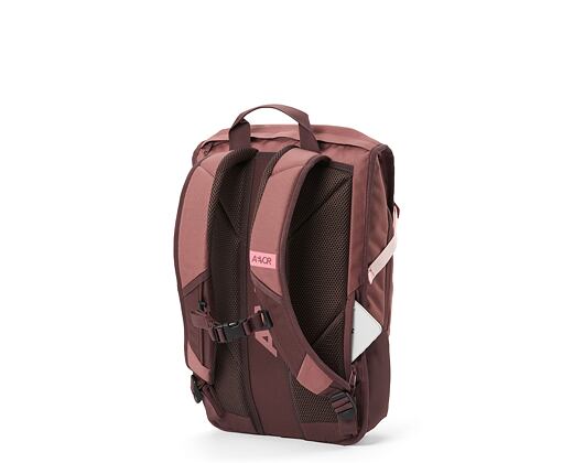 Batoh Aevor Daypack Raw Ruby