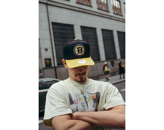 Kšiltovka Mitchell & Ness NHL Team 2 Tone 2.0 Snapback Boston Bruins Black / Yellow