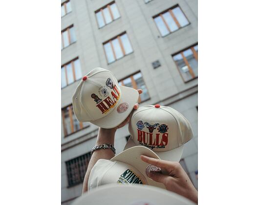 Kšiltovka Mitchell & Ness NBA Reframe Retro Snapback Hwc Chicago Bulls Off White