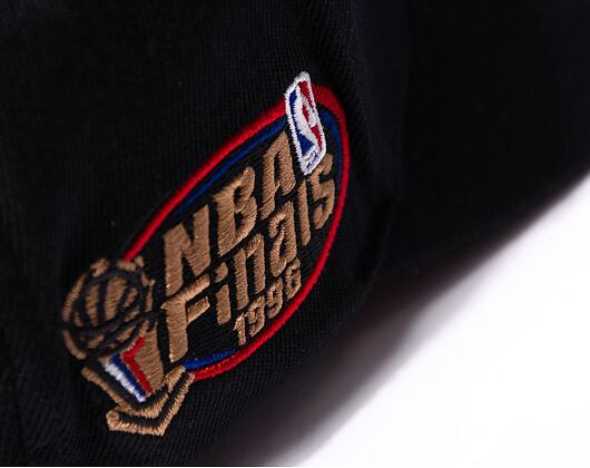 Kšiltovka Mitchell & Ness NBA Top Spot Classic Red Chicago Bulls Black