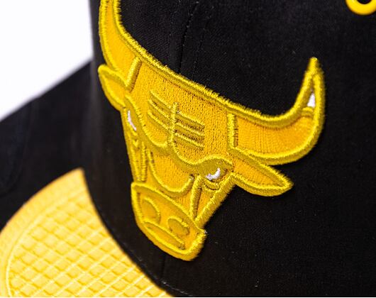 Kšiltovka Mitchell & Ness Nba Day 4 Snapback Chicago Bulls Black / Yellow