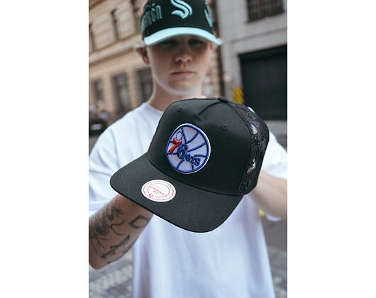 Kšiltovka NBA Monogram Trucker Hwc Philadelphia 76Ers Black