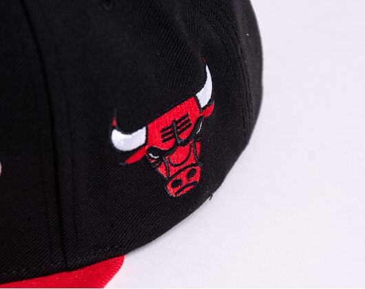 Mitchell & Ness The Finals Snapback Chicago Bulls Black / Red Cap