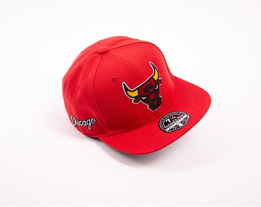 Kšiltovka Mitchell & Ness NBA Logo History Fitted Hwc Chicago Bulls Red