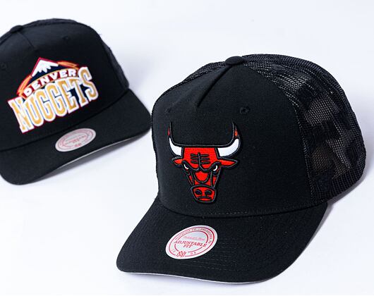 Kšiltovka NBA Monogram Trucker Chicago Bulls Black