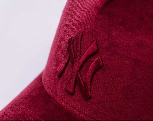 Kšiltovka New Era - MLB Velour 9FORTY Trucker - NY Yankees - Burgundy