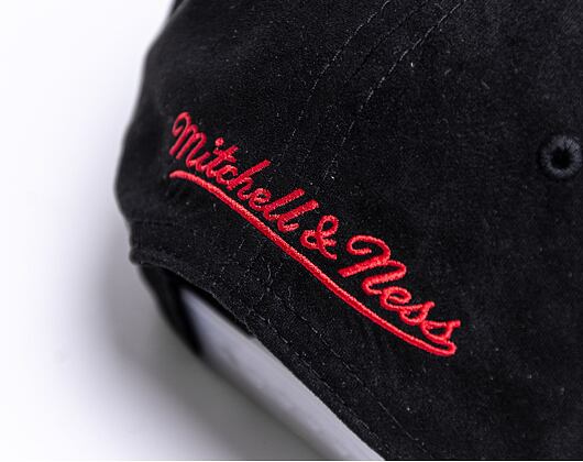 Mitchell & Ness Day 5 Snapback Chicago Bulls Grey / Black Cap