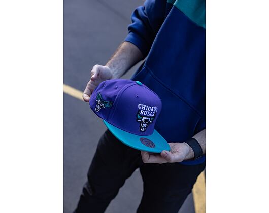 Kšiltovka Mitchell & Ness NBA Core V Snapback Chicago Bulls Purple-Teal