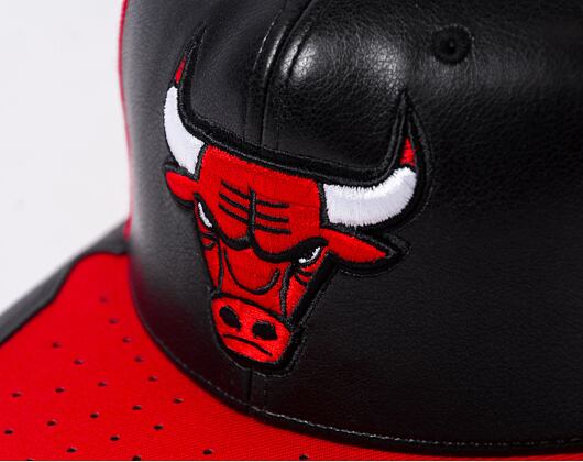 Mitchell & Ness Chicago Bulls Day One Snapback Black / Red Cap