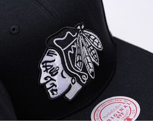 Kšiltovka Mitchell & Ness - Evergreen Black White Snapback - Chicago Blackhawks - Black